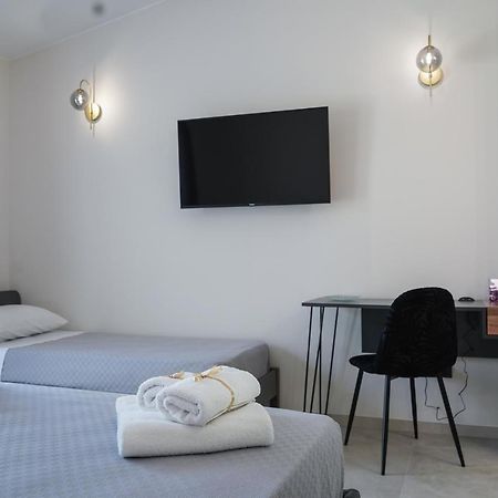 Thalassa Rooms Avola Bagian luar foto
